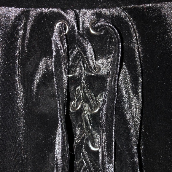 Velvet - Picture 2 of 2